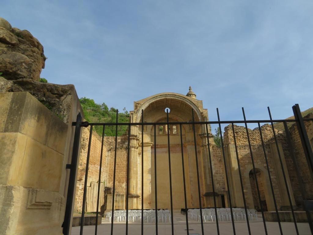 Alojamientos Puerta Del Parque كازورلا المظهر الخارجي الصورة